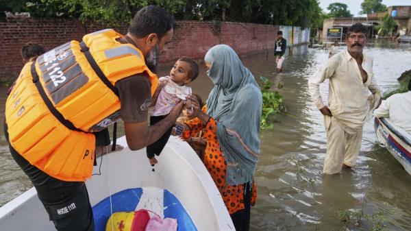 印度控制的克什米尔地区突发洪水致32人丧生，旁遮普邦逾15万人流离失所