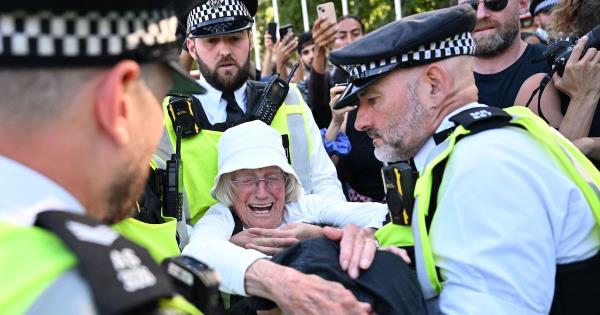 英国反恐监察机构称，逮捕巴勒斯坦行动组织成员旨在切断其舆论氧气