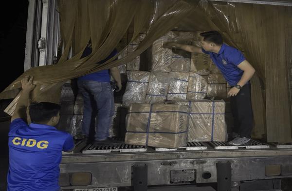达沃德尔苏尔查获涉嫌非法香烟P3.3-M，两人被捕