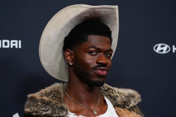 Lil Nas X洛杉矶街头裸行袭警遭起诉