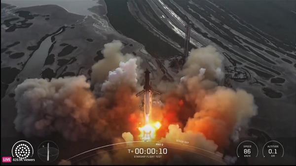 观看：SpaceX星舰突破研发瓶颈，首次部署模拟卫星
