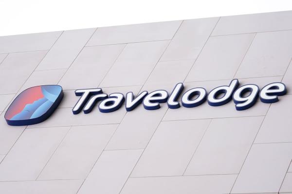 Travelodge受伦敦需求疲软和成本激增拖累