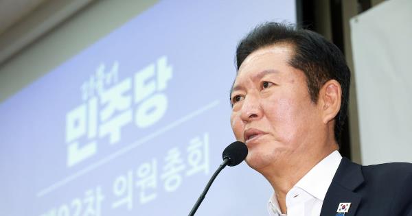 国会通过争议性“黄色信封法案”