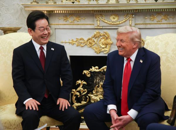 特朗普称美国将向韩国购买船只，重振国内造船业