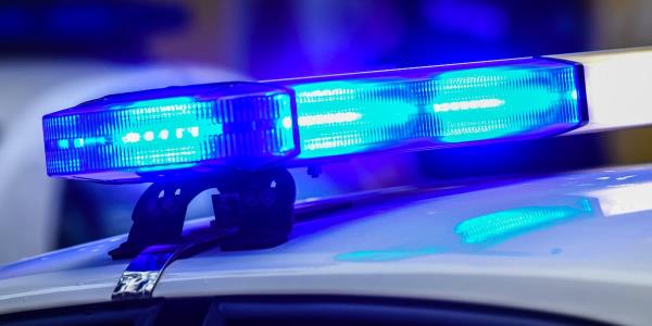 枪击事件：移动警方称两名女子在拉皮尔大道车内遭枪击