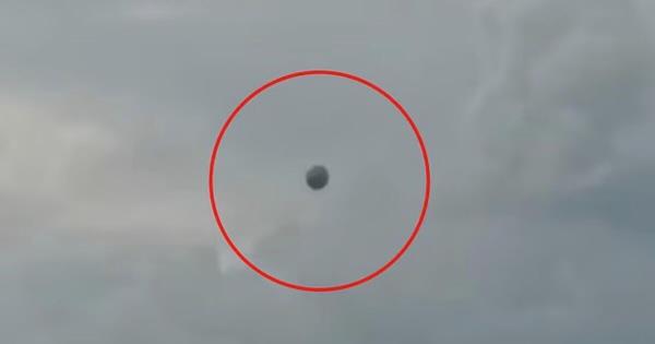 五角大楼侦测到8000神秘球状UFO盘旋美军基地 诡异现象引发不安