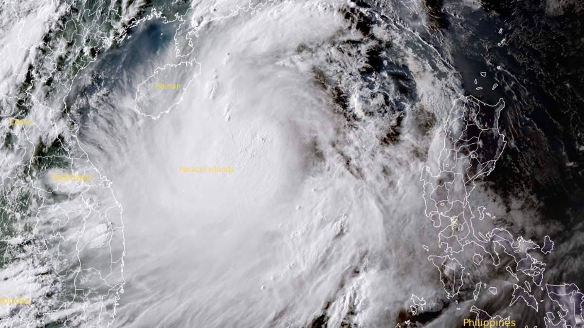 8月25日热带风暴剑鱼将登陆越南中部，华南沿海需警惕风雨影响！